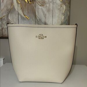 Coach Off-White Leather Shoulder Bag